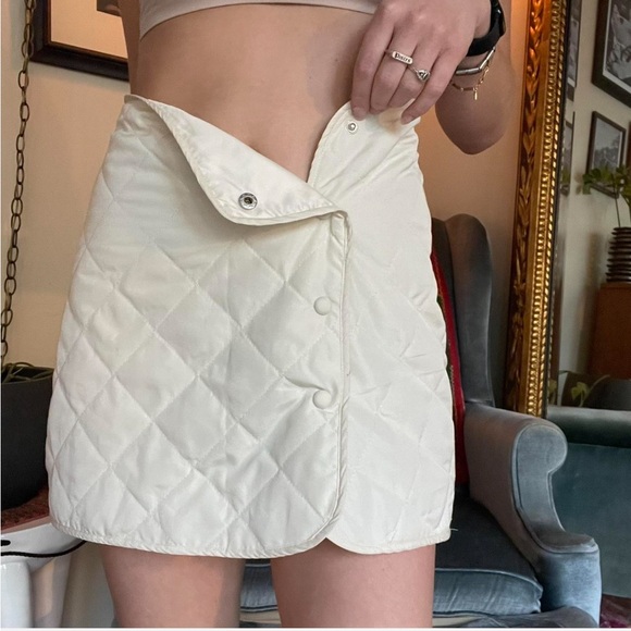 Cream Puffer Skirt - Picture 2 of 5